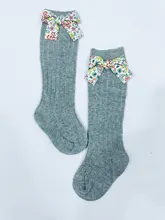Calcetines con lazo Floral para niñas pequeñas, medias largas de algodón suave hasta la rodilla para bebés, Estilo Princesa a rayas para niños de 0 a 5 años