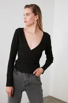 

Trendyol Double Breasted Knitted Blouse TWOAW21BZ0390