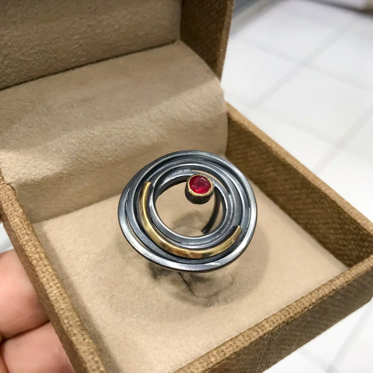 

Hand Production Authentic Anthracite Tiny Ruby Spiral Silver Ring