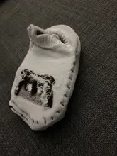 Calcetines de dibujos animados para niñas y niños, calcetín de suela de piel para bebés, zapatos para niños pequeños, antideslizantes, calcetines de fondo suave para suelo, zapatos de cuna Unisex