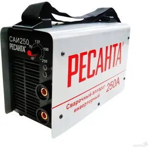 Сварочный инвертор Ресанта САИ 220 в кейсе