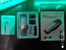 Kemei-Mini Afeitadora eléctrica portátil para hombre, maquinilla de afeitar Máquina para cortar cabello Barba, 3 peines