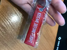 Llavero KISS ME BEFORE, 1 pieza, regalo Aviación, equipo de vuelo, bordado, llavero con etiqueta