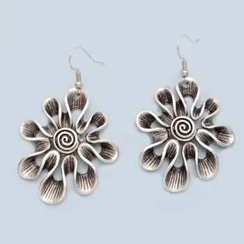 

Women's flower patterned earrings (53415)