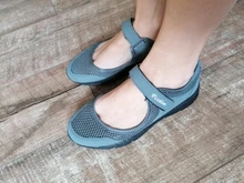 Verano transpirable mujeres zapatillas de deporte saludable caminar zapatos Mary Jane deportivo malla deporte madre regalo luz apartamentos 35-42 tamaño