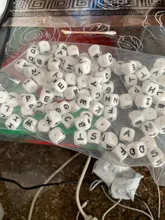 Unids/bolsa Cadena de chupete de silicona, Cuentas, cuenta de letras de alfabeto, bricolaje, 12mm, Cubo de silicona, cuentas para morder, DIY, nombre en el Clip del chupete, 100