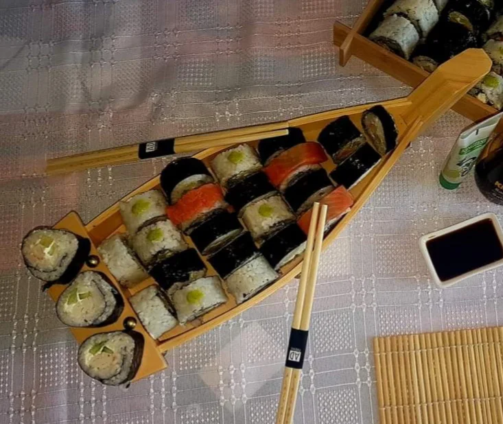 WOVELOT 42X17X7.5Cm Japanese Cuisine Sushi Boats Sushi Tools Wood Handmade Simple Ship Sashimi Assorted Cold Dishes Tableware Bar