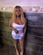 Color rubio rizado 13X4 frente de encaje pelucas de cabello humano Pre arrancado 180% brasileño encaje Frontal pelucas de cabello Remy rizado para las mujeres