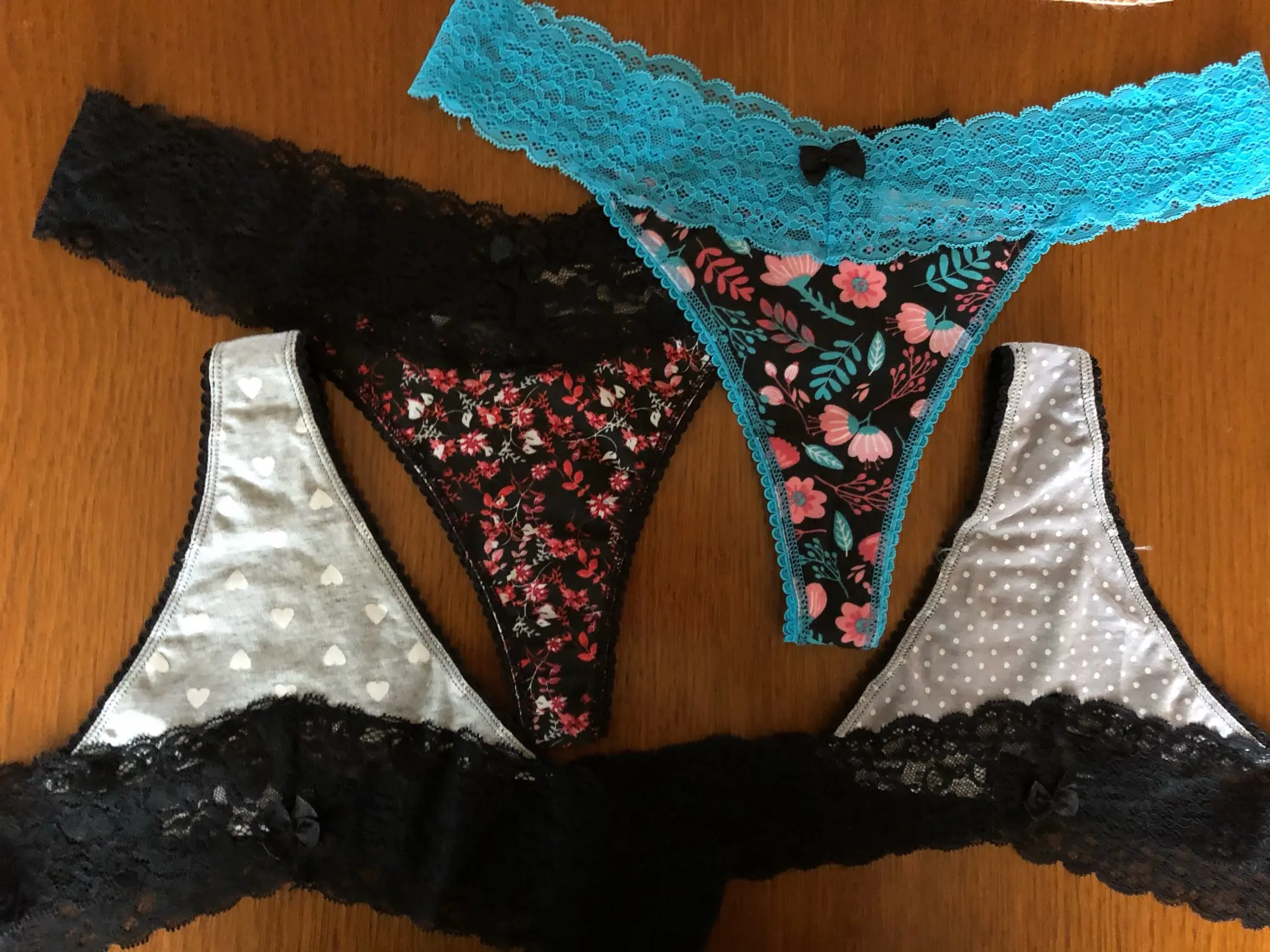 Мода стринги. Трусы женские прозрачные веревочки 18. Мини стринги. Подложка под стринги. Трусы карамелли.