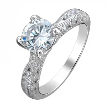 

Esthete ring with cubic zirconia