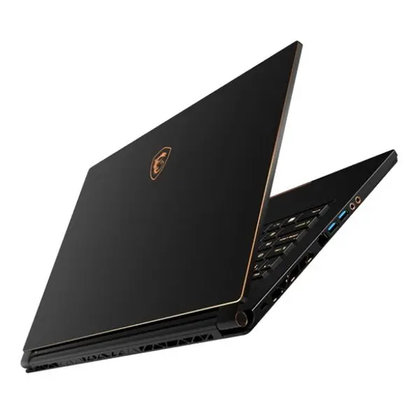 Игровой портативный компьютер MSI GS65-453ES 15," i7-9750 32 GB ram 2 ТБ SSD