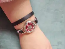 Pulsera difusora de Aroma para mujer, difusor de aceite esencial de aromaterapia, pulseras de medallón ajustable de cuero genuino