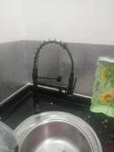 Grifo de cocina de resorte negro, rociador lateral extraíble, doble boquilla, montaje en cubierta, mezclador de cocina, agua fría y caliente, grúa