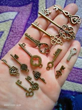 13 Uds Vintage encantos mixto colgante de llaves bronce antiguos encantos clave collar pulseras DIY joyería de Metal al por mayor