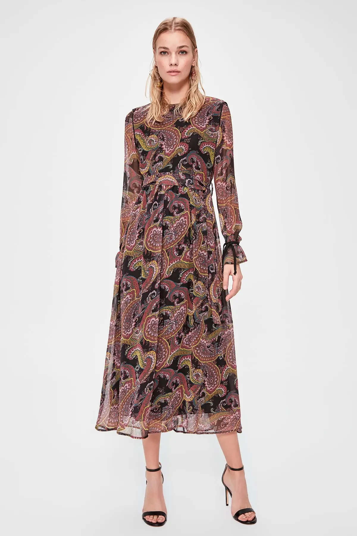 

Trendyol Shawl Decorated Belted Dress TWOAW20EL1841
