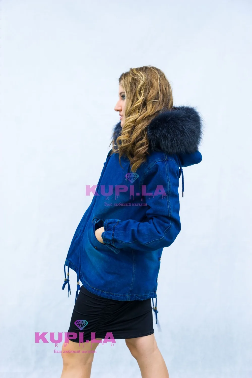 Джинсовка с мехом енота