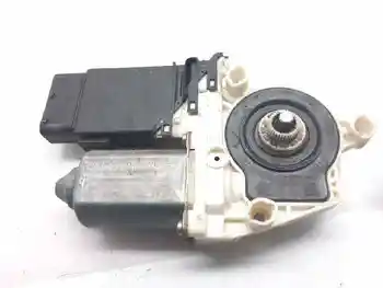 

Left Front elevator engine SEAT TOLEDO (1M2)