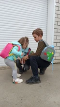 Mochila de grado alto para bebés y niñas, morral escolar 3D antipérdida con dibujos animados para guardería, impermeable de dinosaurios