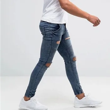 

Close-fitting jeans Denim LOTFEEL