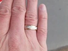 Anillos de acero de titanio para parejas, diseño de onda dorada, boda, infinito, regalos de joyería de compromiso para hombres y mujeres