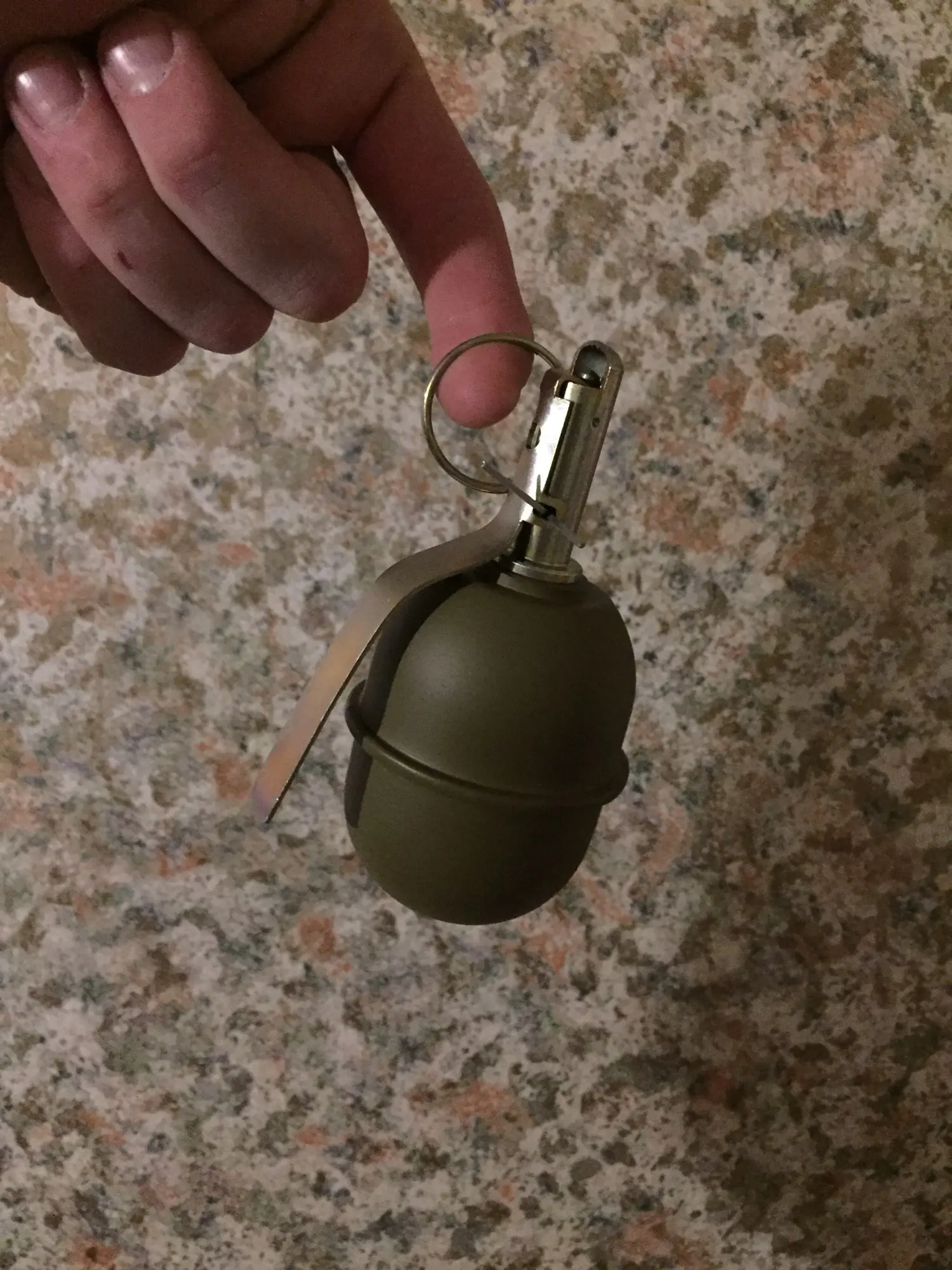 Тренировки гранат. Пластмассовая граната чёрная только брелок смазка. Макет учебно-тренировочной гранаты РГД-5 купить.