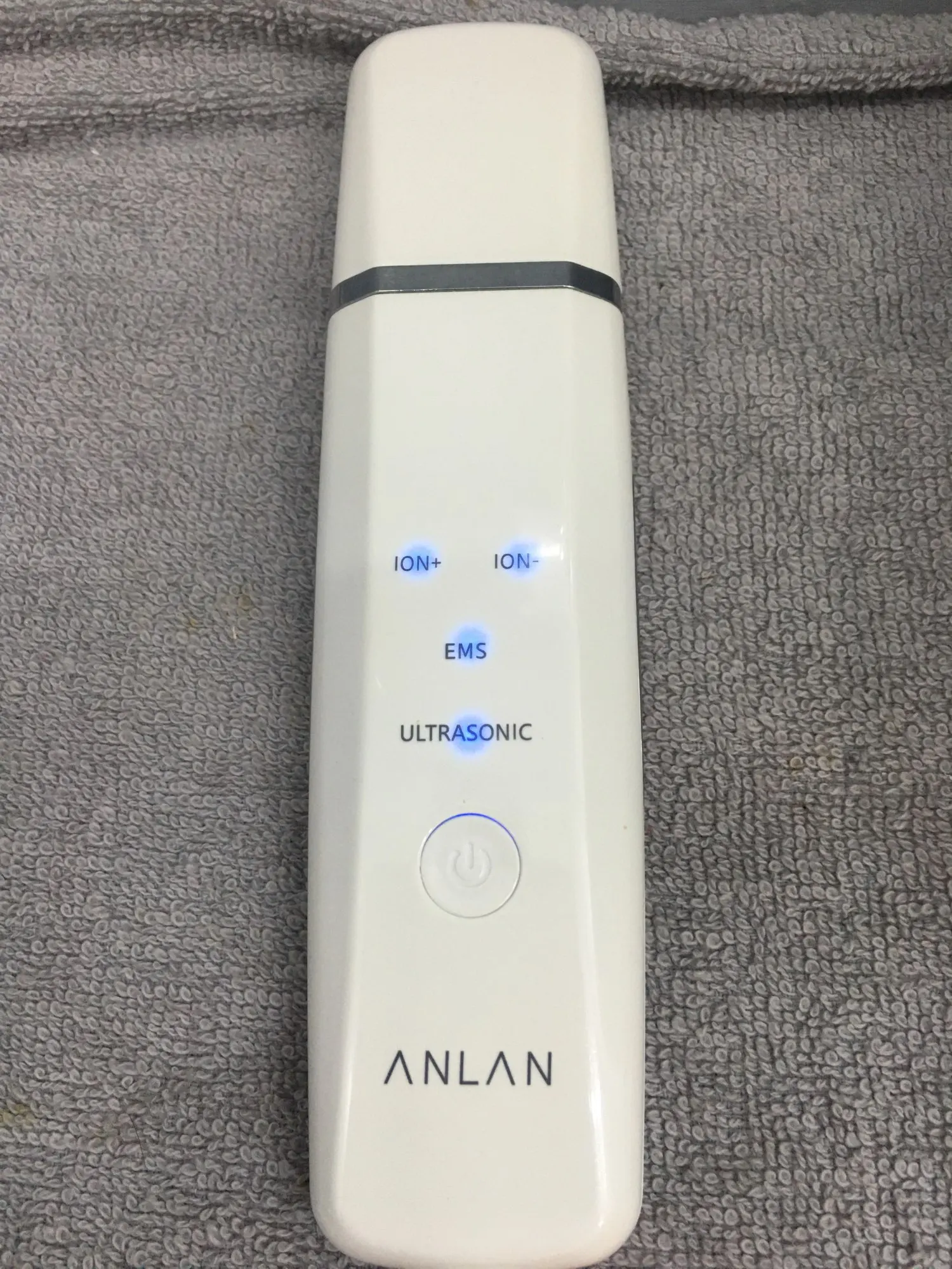 Отзыв о товаре ANLAN Ультразвуковой скрабер скруббер, ионная лопатка для чистки лица, пилинг, лифтинг для лица, удаление угрей, терапия красным светом для удаления черных точек blackhead remover узи чистка ультразвуковая чистка лица от пользователя R***r