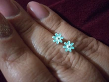 La Monada-pendientes pequeños de tuerca para mujer, de Plata de Ley 925, flor negra, pendiente para mujer, tuerca coreana, plata 925, joyería para mujer