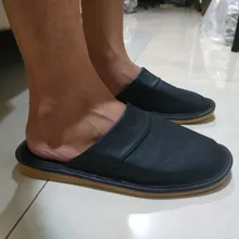 Zapatillas de casa de cuero de vaca para hombre y mujer, zapatos planos suaves de lujo, en tallas grandes