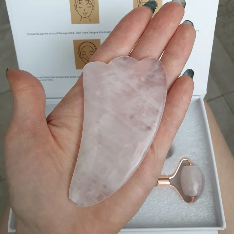 Coffret Massage Facial Quartz Rose : Rouleau + Gua Sha