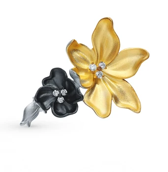 

Silver brooch with cubic zirconia sunlight sample 925 test