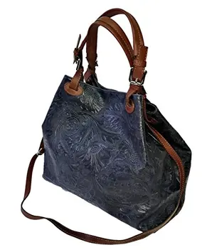 

Floral effect engraved leather women's bag, Iman closure, includes shoulder bag, 33x29x17cm. Made in Italy. Blue Color