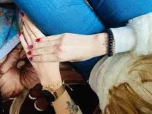 De moda blanco suave flores pulseras personalidad perla Metal minimalista crisantemo pulsera para Mujer Accesorios de la joyería