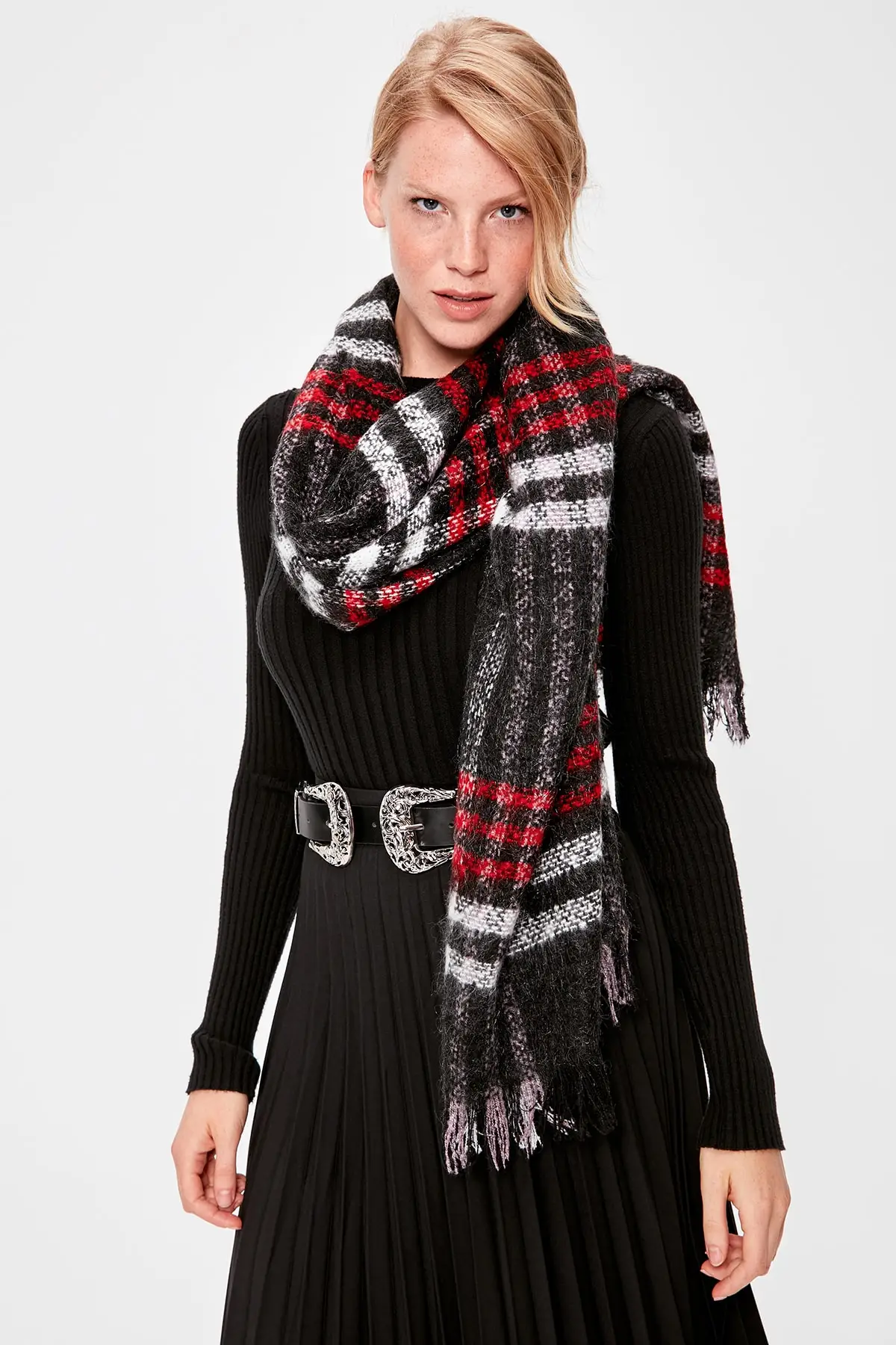 Trendyol Soft Textured Plaid Tippet TWOAW20AT0037 |