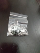 Colgante clásico de Tai Ji Yin Yang, collar con gemas de cristal chapadas en plata, color blanco y negro, señal de taoísmo chino