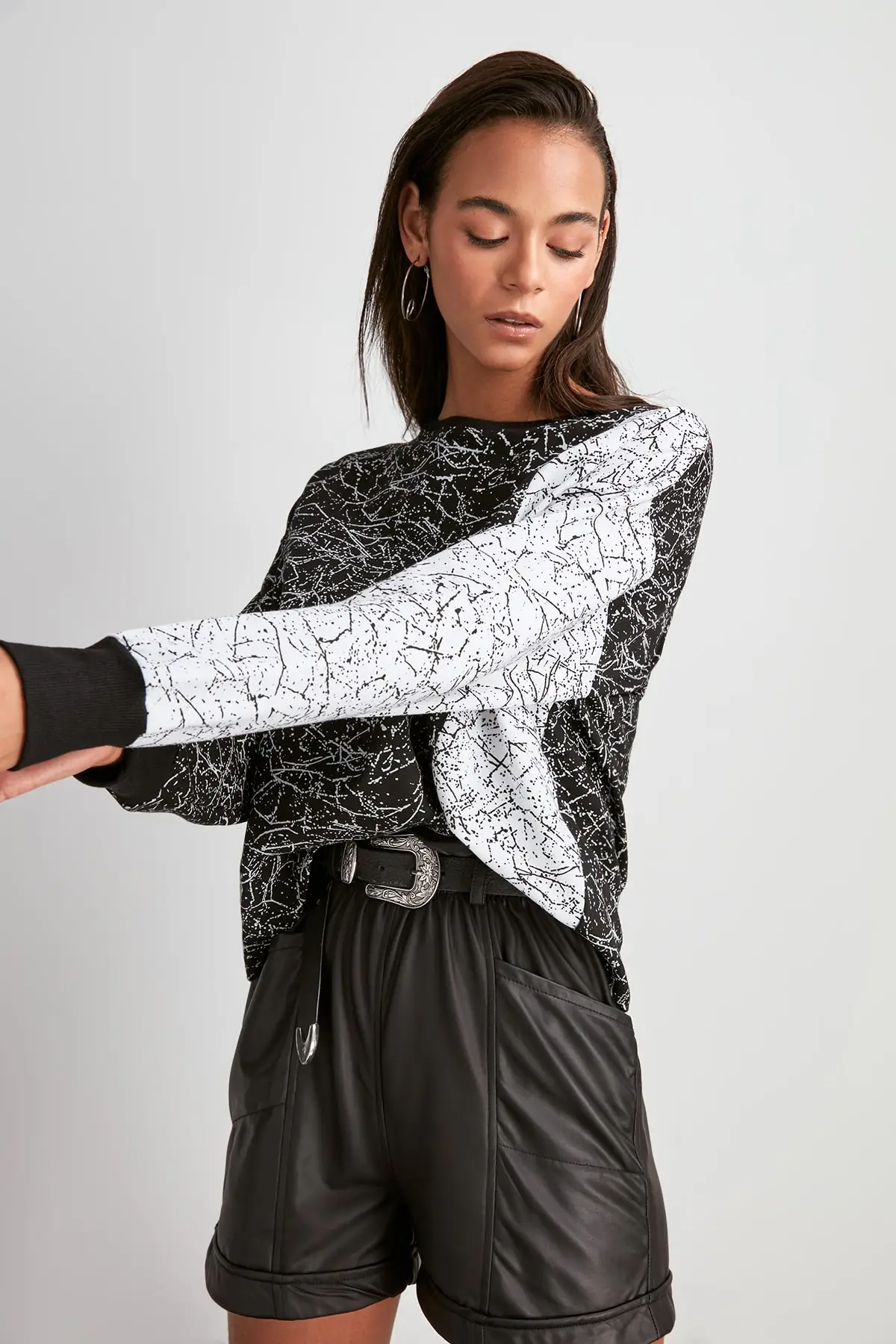 Trendyol трикотажная толстовка с цветными блоками TWOAW20SW0647