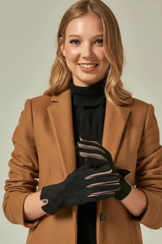 Черные замшевые перчатки с 12940 пальцами