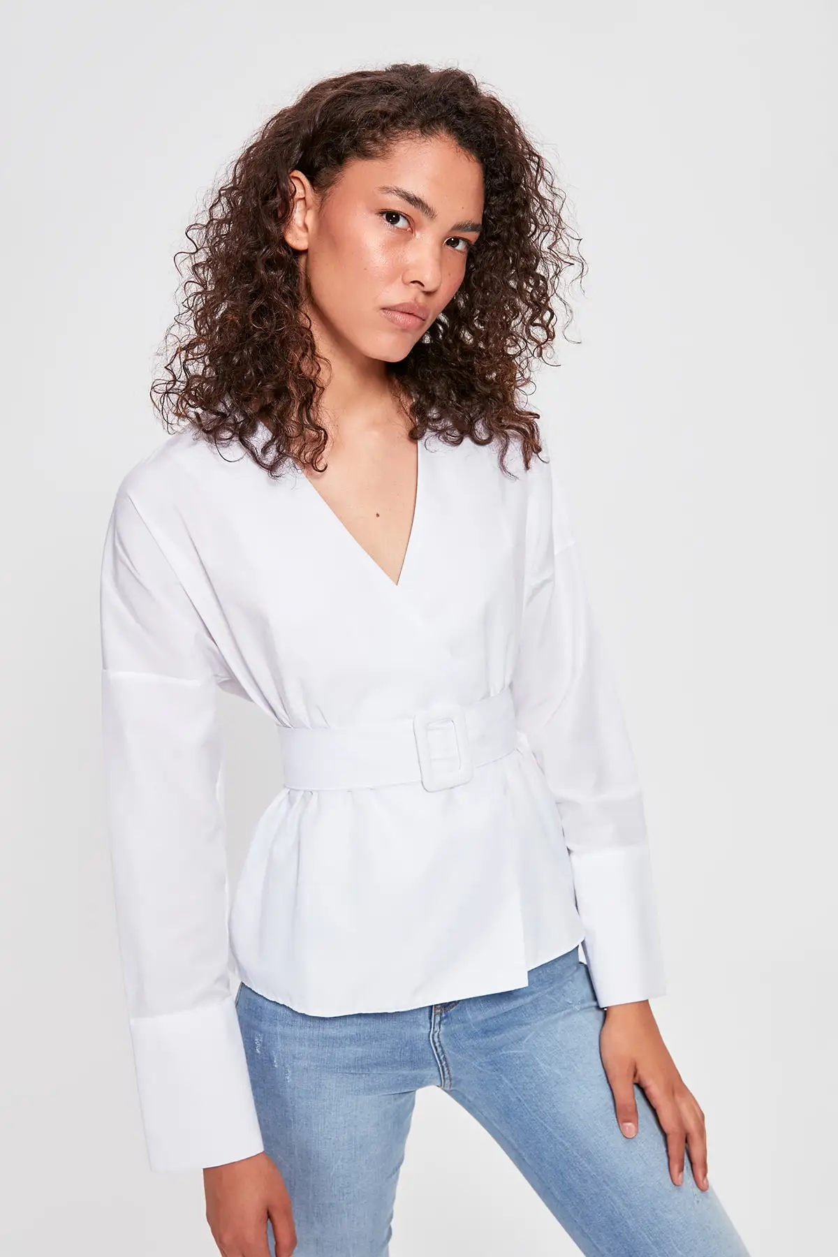 Trendyol белый арочный Bluz TWOAW20BZ0682