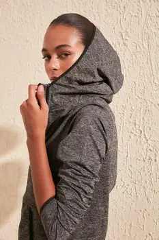 

Trendyol Kapişon and Pocket Detail Sports Sweatshirt TWOSS20SW0195
