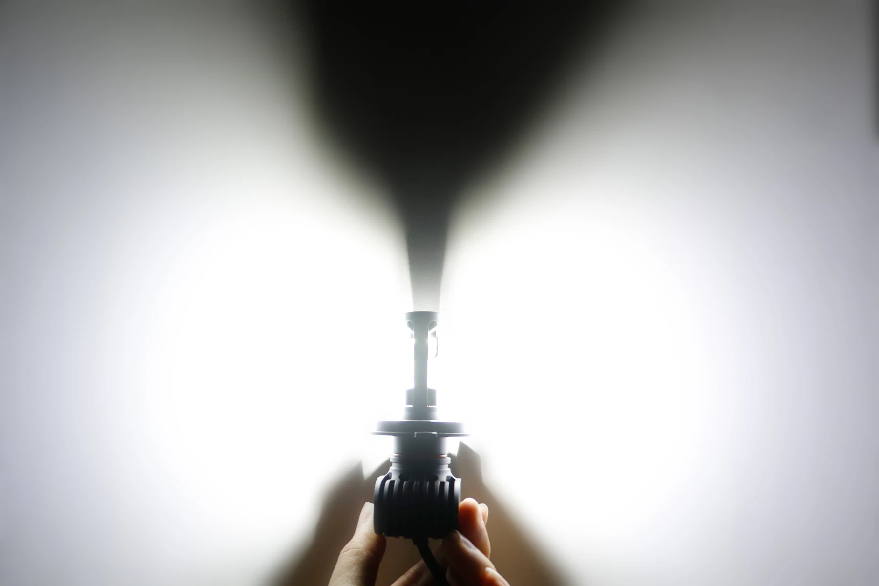 Светодиодная лампа H4 Optima LED i ZOOM комплект арт: H4|Передние LED-фары для авто| |
