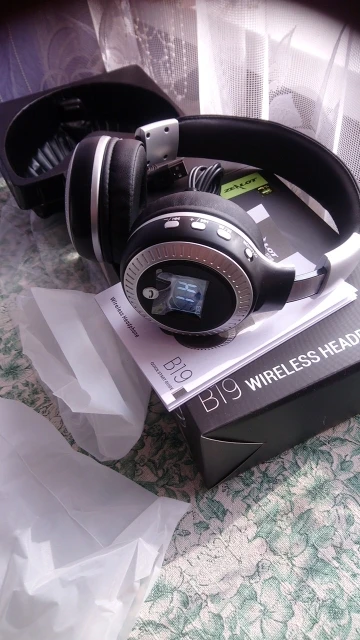 Отзыв о товаре Наушники ZEALOT B19 с ЖК-дисплеем, Hi-Fi стерео наушники, Bluetooth беспроводная гарнитура с микрофоном, FM-радио, слот для карт памяти TF от пользователя D***B