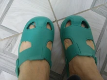 Zapatos con agujeros para bebés, sandalias antideslizantes suaves para niños y niñas de 1 a 3 años, novedad de verano