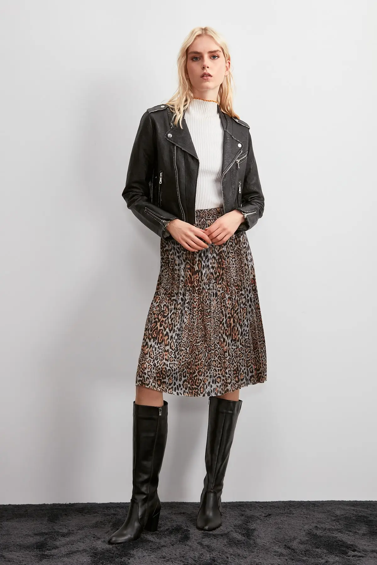 Trendyol трикотажная юбка с леопардовым узором TWOSS20ET0046