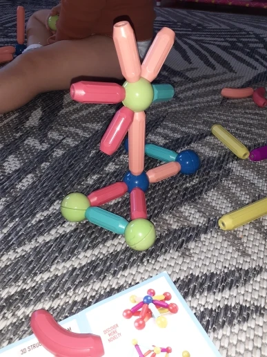 Magnetic Stick - Jeu magnétique avec stick aimantés de couleurs – L'Enfant  Malin