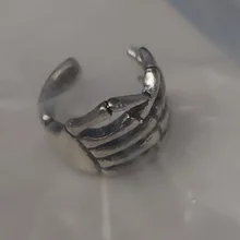 Pendientes de mano con calavera Punk para mujer, aretes de Clip de Color plateado sin Piercing, aretes de Clip para mujer, aretes klipsy na uszy