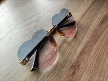 Gafas de sol sin montura con forma de corazón para niños, anteojos de sol deportivos a la moda, con Lentes rojas en color gris y Rosa, con UV400