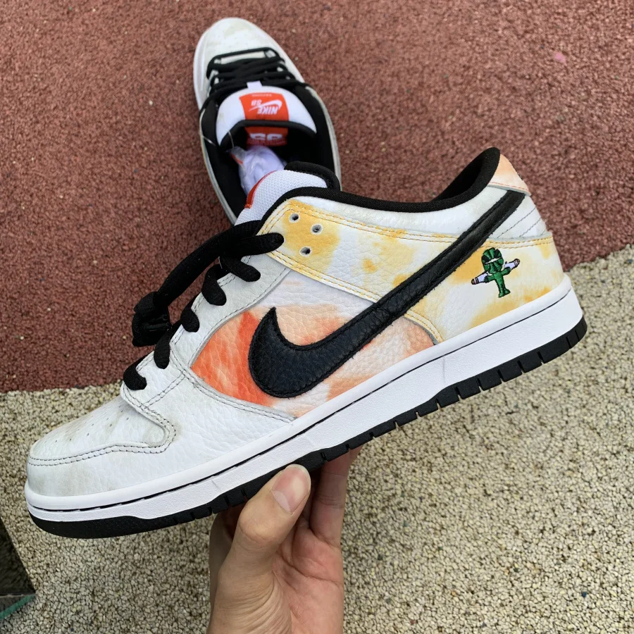 SB White Tie Dye Nike Dunk SB Low Raygun White Tie Dye Alien BQ6832-10123 Size: 40-46