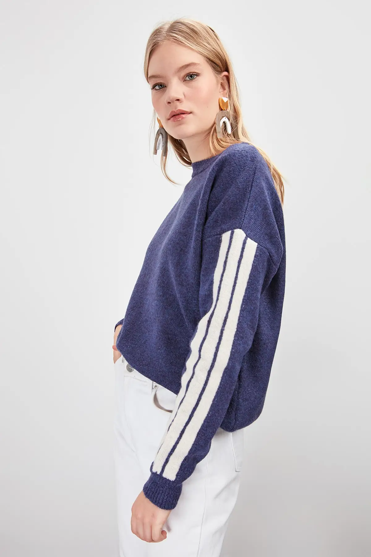 Trendyol Handle Blocky Knitwear Sweater TWOAW20KZ0670 |