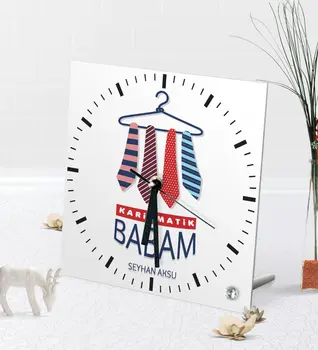 

Personalized Karizmatik Dad Desktop Square Glass Clock