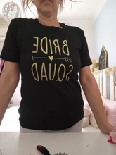 Camiseta unisex para despedida de soltera, ropa con diseño de corazón y flecha del escuadrón de la novia, con eslogan femenino, para chica y pareja