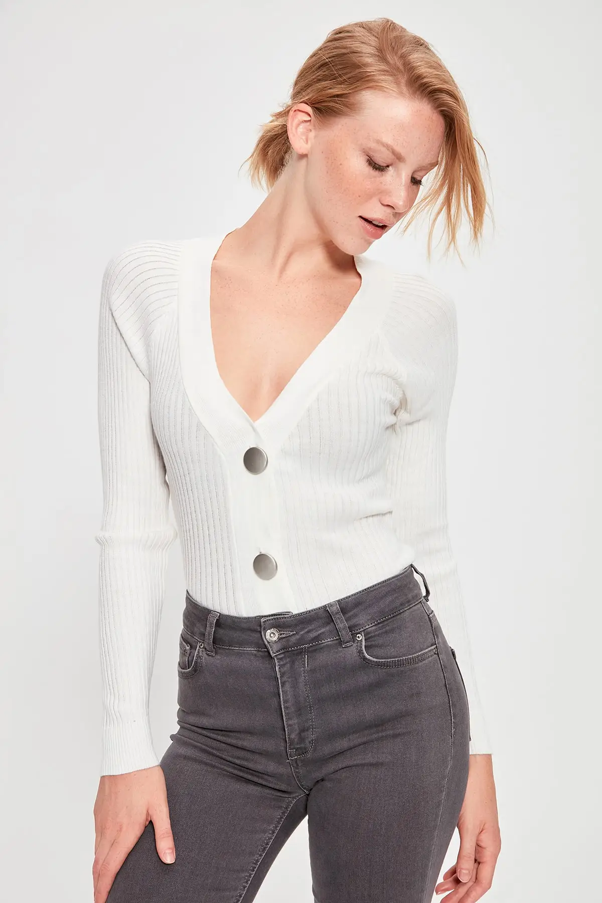 

Trendyol WOMEN-Raw White Button Sweater Cardigan TWOAW20DU0009